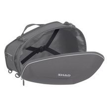 Cargar imagen en el visor de la galería, Shad Alforjas Laterales 46-58 litros E-48