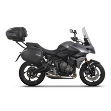 Cargar imagen en el visor de la galería, Anclaje Maleta Lateral 3P System Shad para Triumph Tiger 660 (22)