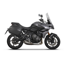 Cargar imagen en el visor de la galería, Anclaje Maleta Lateral 3P System Shad para Triumph Tiger 660 (22)