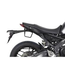 Cargar imagen en el visor de la galería, Fijación lateral Shad Side Bag  Yamaha MT09/SP (21) (Y0MT91SR)