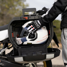 Cargar imagen en el visor de la galería, Maleta para Moto Shad lateral SH38X Carbono (D0B38106) (Par)
